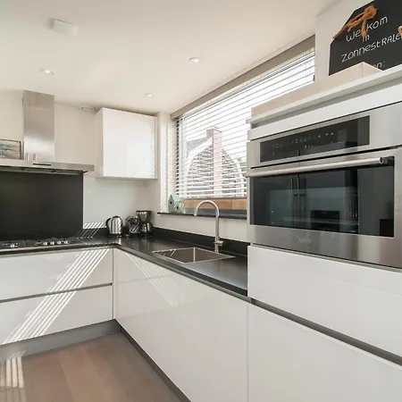 Holiday home Zonnestralen Egmond aan den Hoef