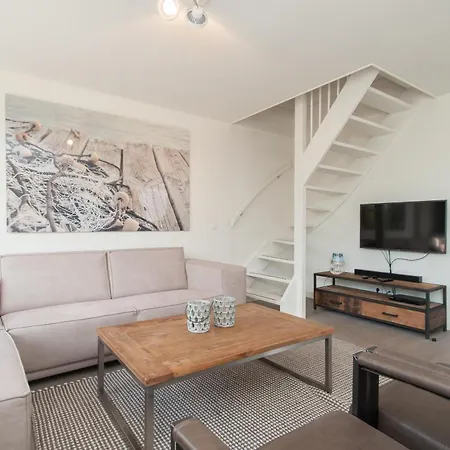 Zonnestralen Holiday home *