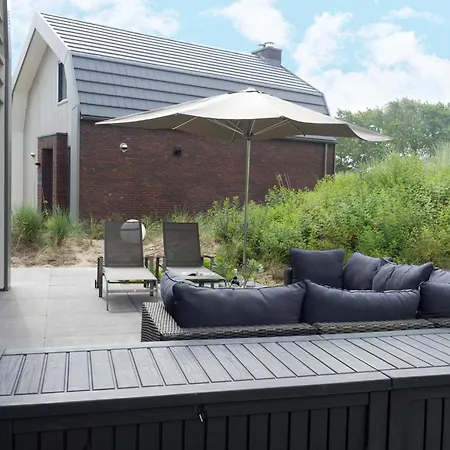 Holiday home Zonnestralen Egmond aan den Hoef